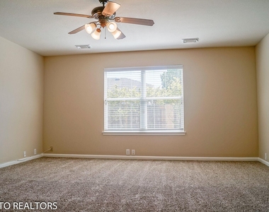 2819 Foster Hill Drive - Photo Thumbnail 19
