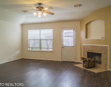 2819 Foster Hill Drive - Photo Thumbnail 11