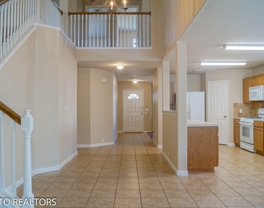 2819 Foster Hill Drive - Photo Thumbnail 14