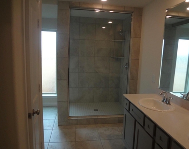 1627 Ryon Falls Drive - Photo Thumbnail 10