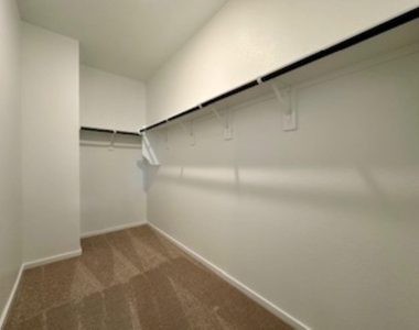 500 Kinglet Drive - Photo Thumbnail 11
