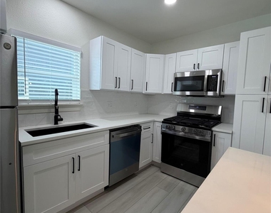 2814 Truxillo Street - Photo Thumbnail 3