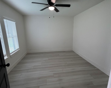 2814 Truxillo Street - Photo Thumbnail 8