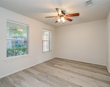 15103 Petal Rose Court - Photo Thumbnail 3