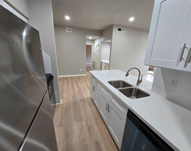 1818 Augusta Drive - Photo Thumbnail 17