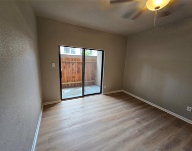 1818 Augusta Drive - Photo Thumbnail 23