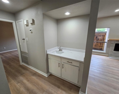 1818 Augusta Drive - Photo Thumbnail 20