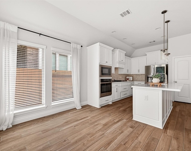 17171 Crimson Crest Drive - Photo Thumbnail 15