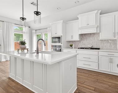 17171 Crimson Crest Drive - Photo Thumbnail 9