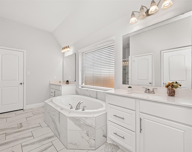 17171 Crimson Crest Drive - Photo Thumbnail 26