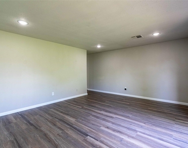 7921 Cook Road - Photo Thumbnail 9