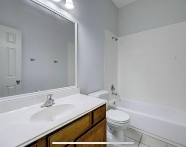 6422 Richland Hills Drive - Photo Thumbnail 10