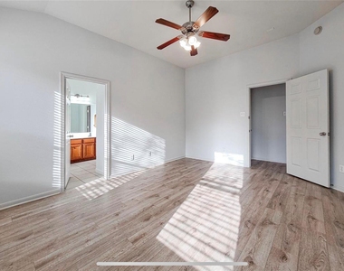 6422 Richland Hills Drive - Photo Thumbnail 6