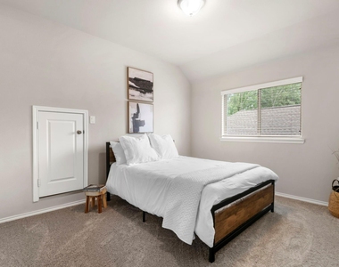 21631 Cascades Pass Court - Photo Thumbnail 31