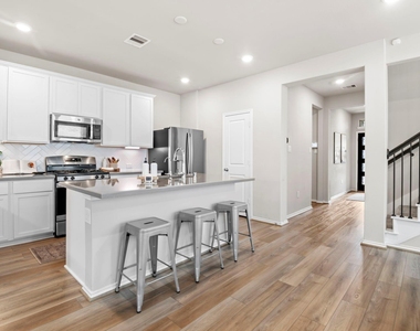 21631 Cascades Pass Court - Photo Thumbnail 3