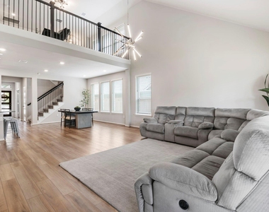 21631 Cascades Pass Court - Photo Thumbnail 18