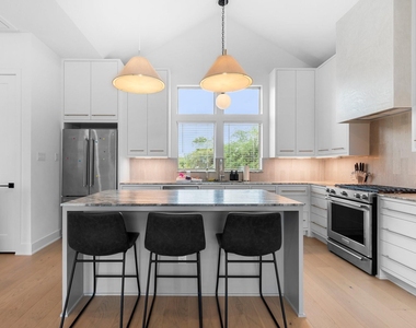 3512 Mosley Court - Photo Thumbnail 16