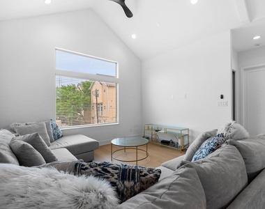 3512 Mosley Court - Photo Thumbnail 10