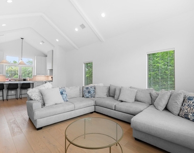 3512 Mosley Court - Photo Thumbnail 7