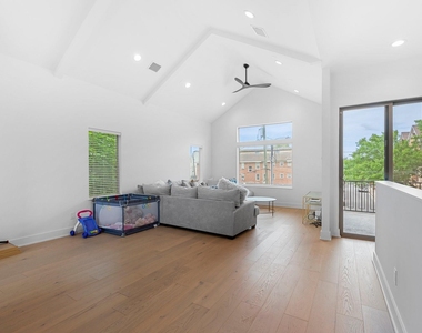 3512 Mosley Court - Photo Thumbnail 12