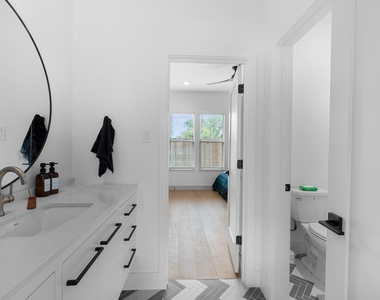 3512 Mosley Court - Photo Thumbnail 34