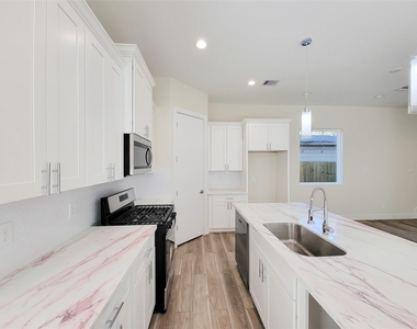 5931 Beall Street - Photo Thumbnail 2