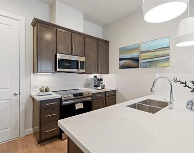 5910 Haring Lane - Photo Thumbnail 4