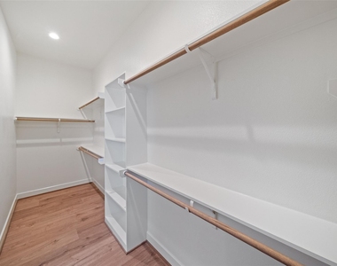 5910 Haring Lane - Photo Thumbnail 11
