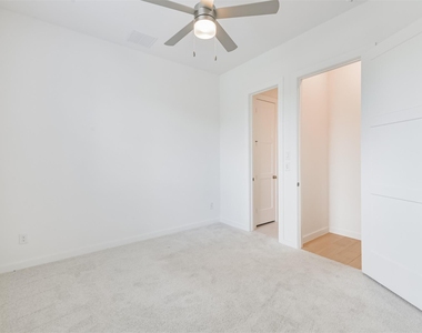 27027 W Rustlers Bend - Photo Thumbnail 30