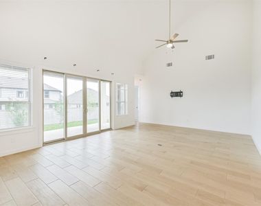 27027 W Rustlers Bend - Photo Thumbnail 7