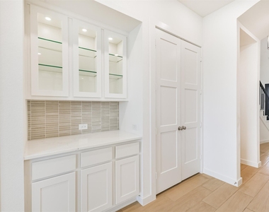 27027 W Rustlers Bend - Photo Thumbnail 20