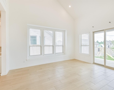 27027 W Rustlers Bend - Photo Thumbnail 11