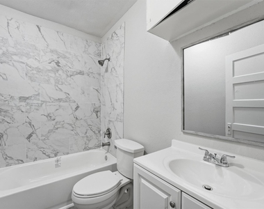 811 W Broad Street - Photo Thumbnail 17