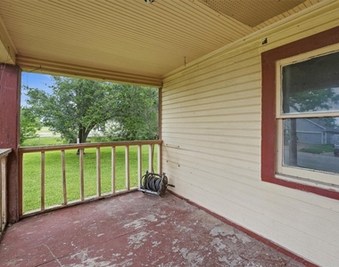 811 W Broad Street - Photo Thumbnail 3