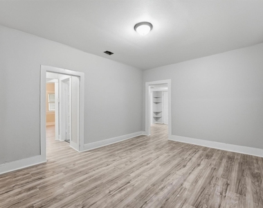 811 W Broad Street - Photo Thumbnail 11
