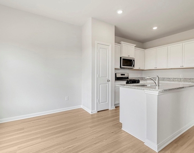 404 Mystic Slopes Drive - Photo Thumbnail 7