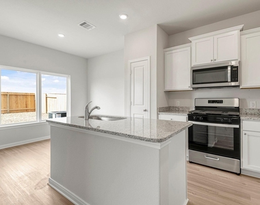 404 Mystic Slopes Drive - Photo Thumbnail 10
