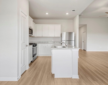 404 Mystic Slopes Drive - Photo Thumbnail 6