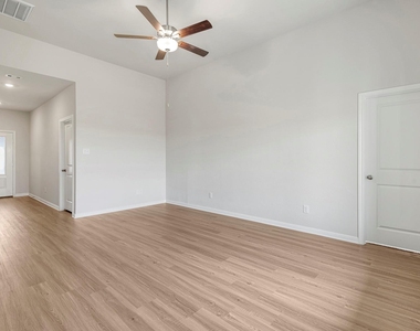 404 Mystic Slopes Drive - Photo Thumbnail 2