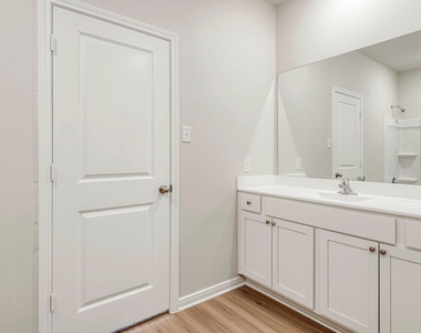404 Mystic Slopes Drive - Photo Thumbnail 12