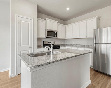 404 Mystic Slopes Drive - Photo Thumbnail 9