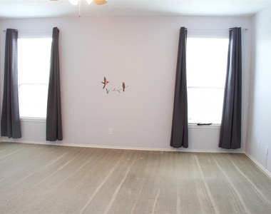2711 Cally Court - Photo Thumbnail 11