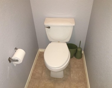 2711 Cally Court - Photo Thumbnail 20