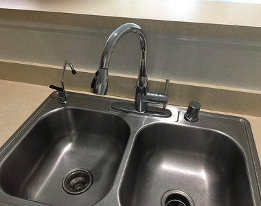 2711 Cally Court - Photo Thumbnail 4