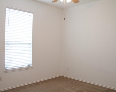 2711 Cally Court - Photo Thumbnail 14