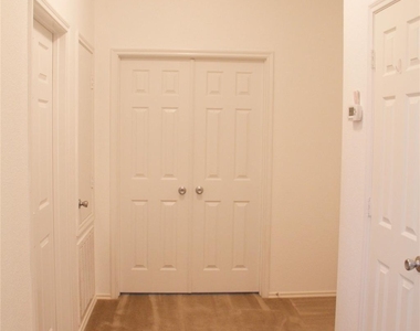 2711 Cally Court - Photo Thumbnail 10
