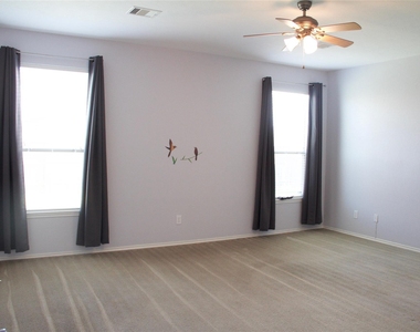 2711 Cally Court - Photo Thumbnail 12