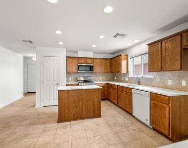 3211 Falcon Trail Drive - Photo Thumbnail 28