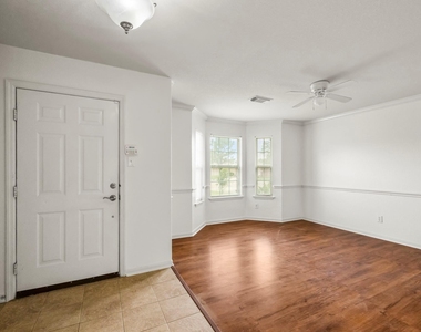 3211 Falcon Trail Drive - Photo Thumbnail 6