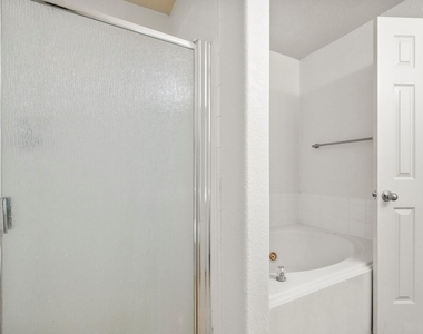 3211 Falcon Trail Drive - Photo Thumbnail 26
